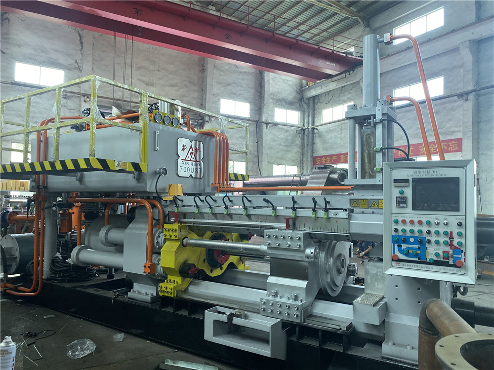 Aluminum extrusion press